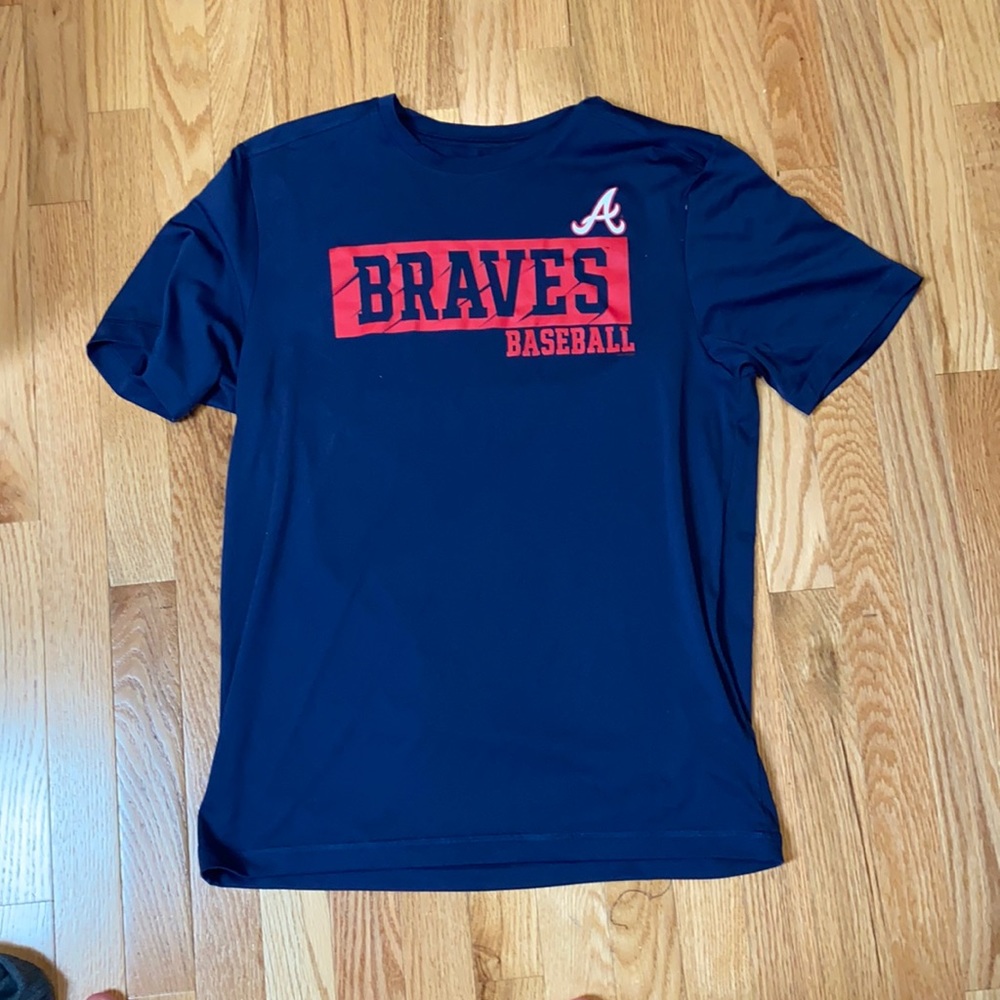 medium braves athletic shirt